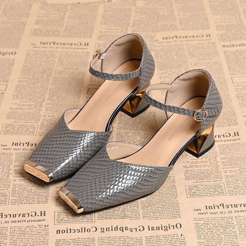 

Premium metal iron head hollow sandals summer French temperament square head thick heel versatile comfortable bag head single shoes 40