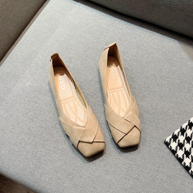 Square head women's shoes 2025 Chinese New Year single shoes shallow mouth flat bottom versatile grandma shoes Internet celebrity soft sole even