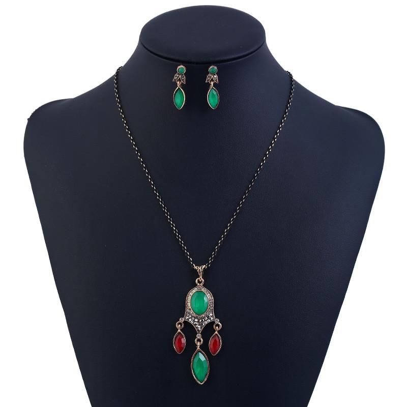 Retro Geometric Pendant Necklace With Matching Earrings Alloy Electroplated For Travel And Gift