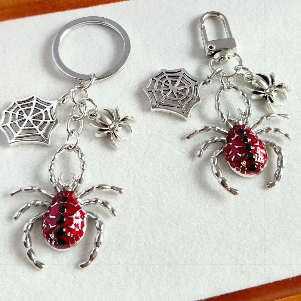 European Retro Dark Style Spider Web Keychain Pendant