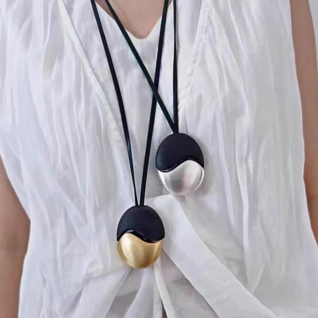 Ebony Wood Leather Cord Necklace: Luxury Long Color Block Pendant for Autumn/Winter Sweaters