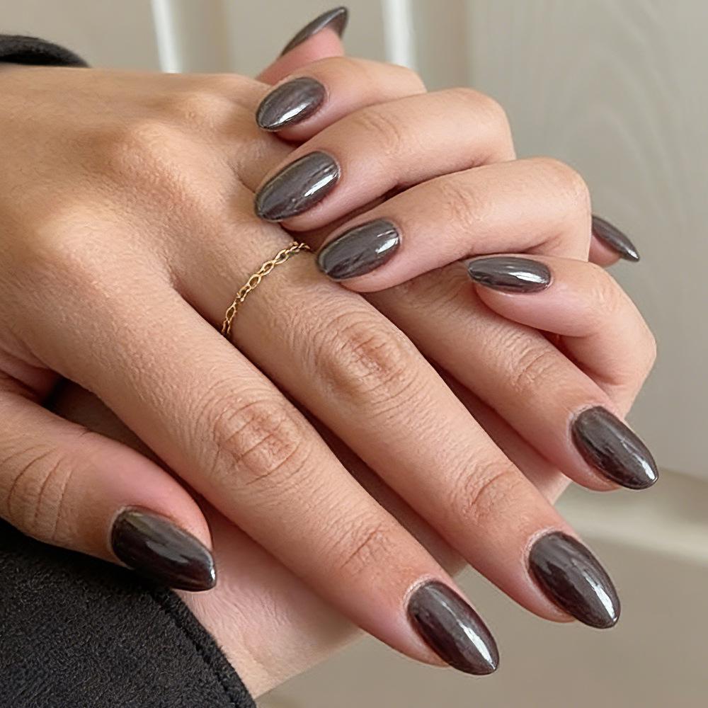 

Elegant Deep Brown Short Oval Wearable Nails - 32 Whitening Fake Nail Tips