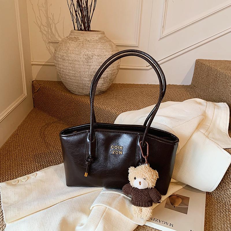 Large-capacity retro bag women's autumn and winter versatile 2025 new simple shoulder bag casual work commuter tote bag