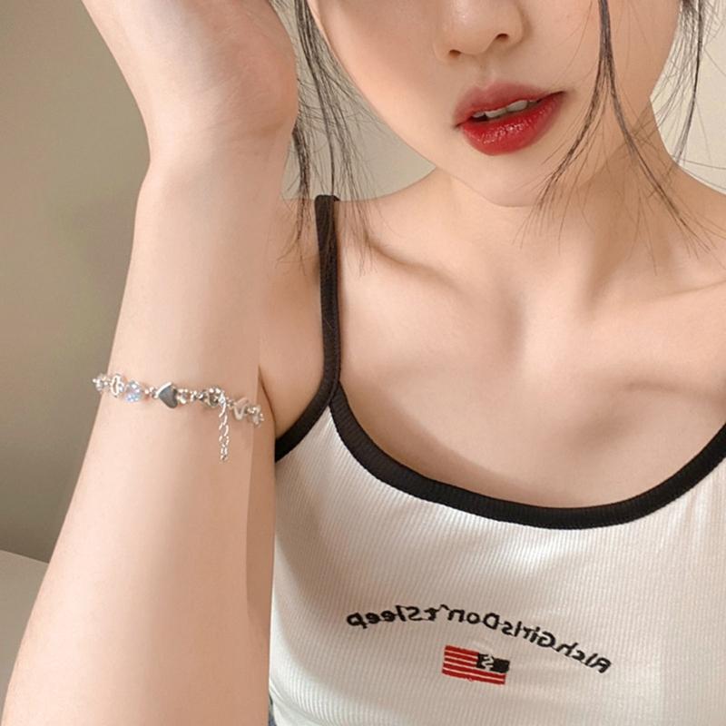 Women Bracelets Heart Zircon Bangle Zircon Bracelets Alloy Material Friendship Bracelets Jewelry Gift for Women Girls