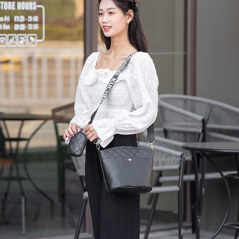 Rhombus Embroidered Shoulder Crossbody Bucket Bag Trendy Versatile Belt Small Round Bag Large Capacity Women's Bag