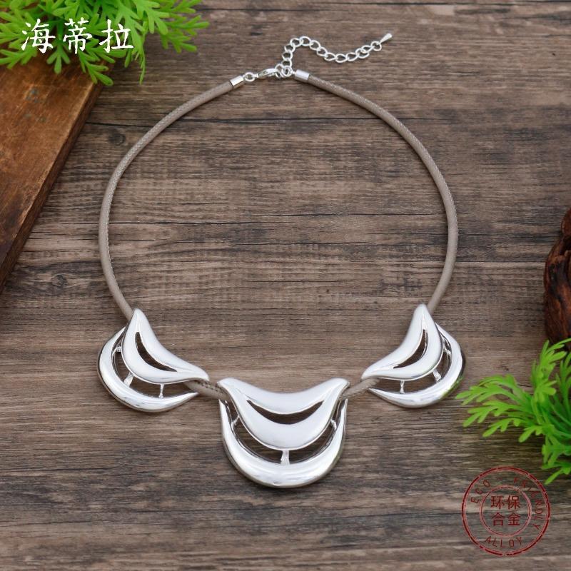 New hollow geometric line leather rope necklace women's creative high-end brushed geometric line neck chain