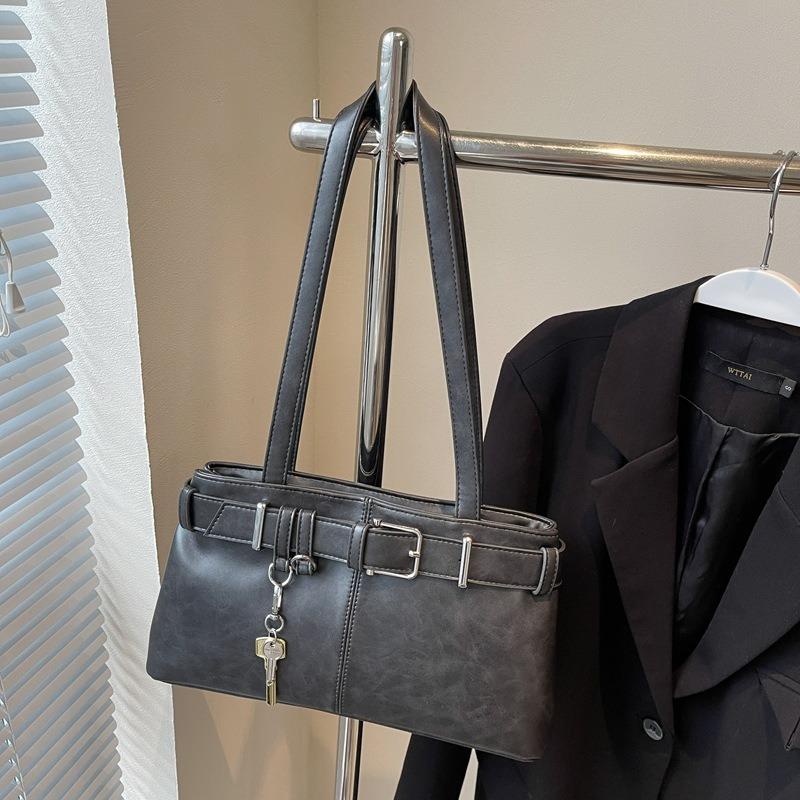 Autumn and winter new high-end Spice Girl shoulder armpit bag niche designer retro versatile commuter handbag