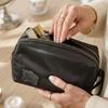Burberry Zwarte Satin Dubbele Rits Make-uptas Grote Capaciteit Reis Cosmetische Waszak met Handvat voor Vrouwen