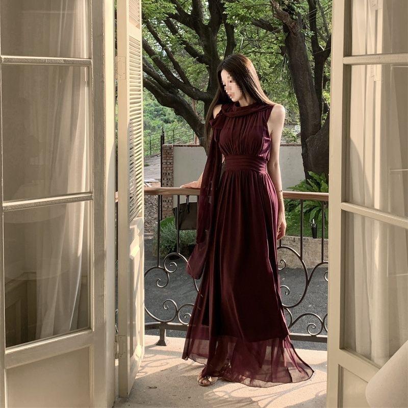 French temperament, cold sense, sleeveless neck hanging, new high-end sense, waist, streamer, split-ended dress, women s summer S