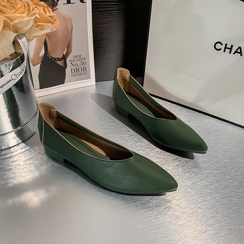 

Work shoes women s black flat-soled soft-soled leather career interview work tooling is not tired feet stand comfortable women s single shoes 41