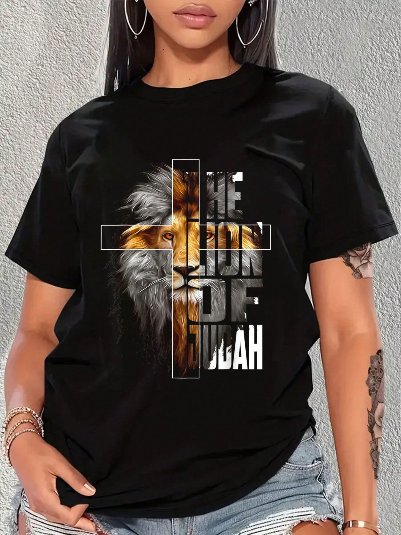 The Lion of Judah Cross Graphic T-shirt S