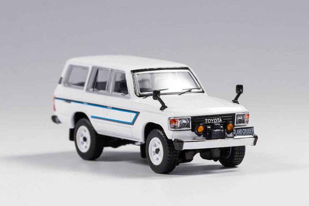 Gaincorp Products Toyota Land Cruiser 60 RHD Front Winch and Finished Model 1/64 - (with Spotlight) White, KS-029-87