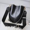 New Fashionable High-quality Crocodile Pattern Single Shoulder Crossbody Bag Feminine Bucket Bag Trendy