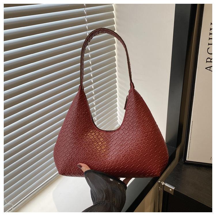 Retro Fashion Woven Pattern Embossed Bag Women's 2025 New Autumn and Winter Niche High-end Commuter Underarm Shoulder Bag