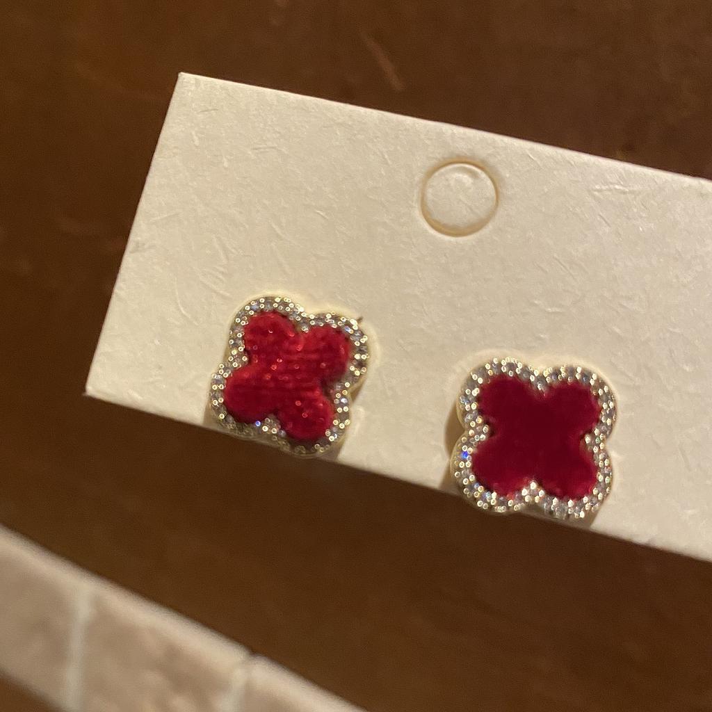 Full diamond flocking four-leaf clover flower stud earrings women's light luxury high-end temperament ear jewelry fashion simple temperament earrings