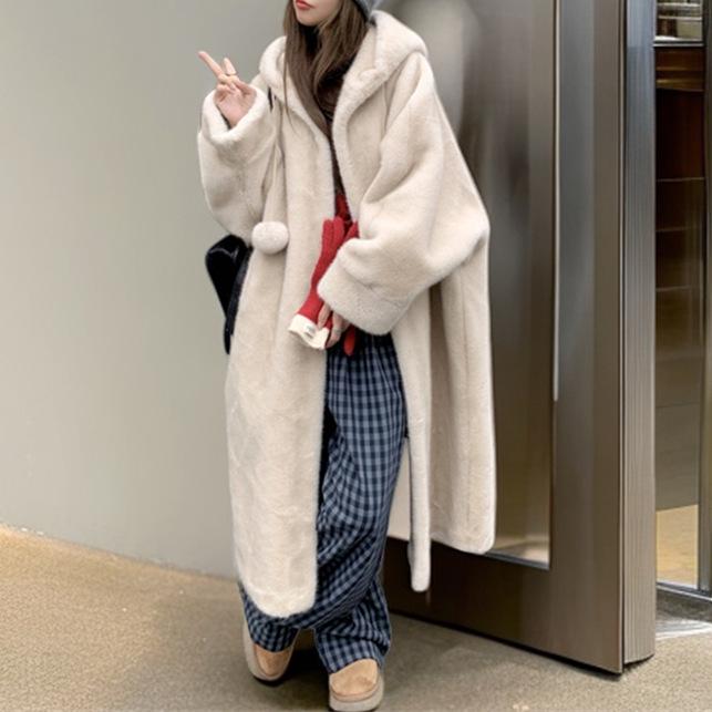 Płaszcz z kapturem z pluszu norki ze sztucznej skóry z ekologicznym futrem