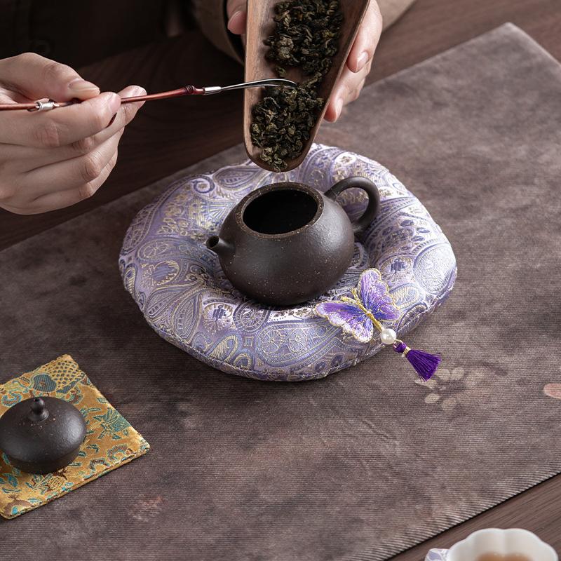 1PC Tea Ceremony Mat Decorative Table Mat 3D Butterfly Chinese Style Teapot Mat Heat-Resistant Fabric Coaster Round with Tassels