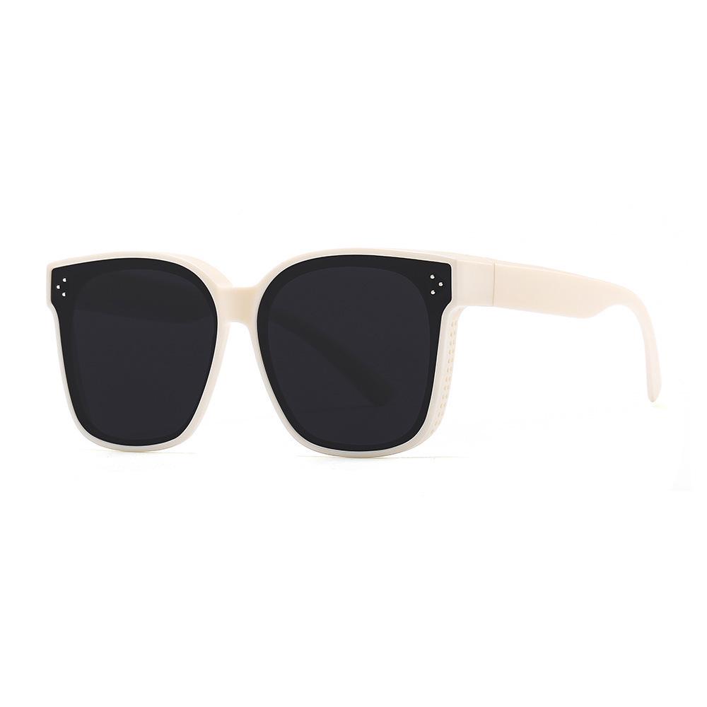 Trendy Polarized Clip-On Myopia Sunglasses for Men and Women, Anti-UV and Perfect for Driving