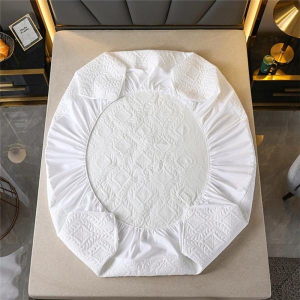 Hot Solid Color Quilted Embossed Waterproof Mattress Covers Fitted Sheet Style Cover for Mattress Thick Soft Pad for Bed