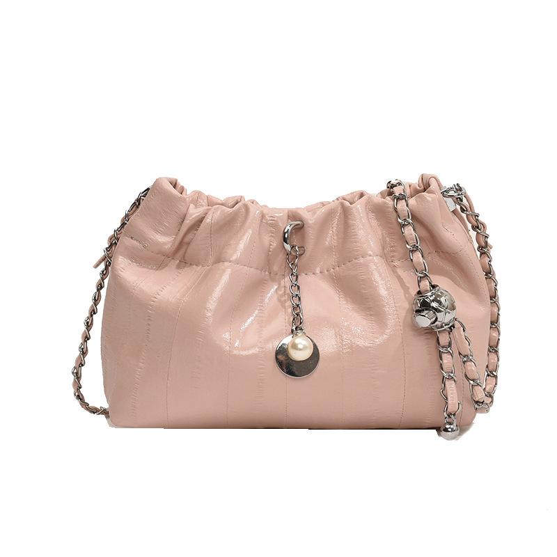 2025 New Bag Women's Niche Light Luxury Pleated Cloud Bag Chain Messenger Bag Fashionable Versatile Shoulder Bucket Bag