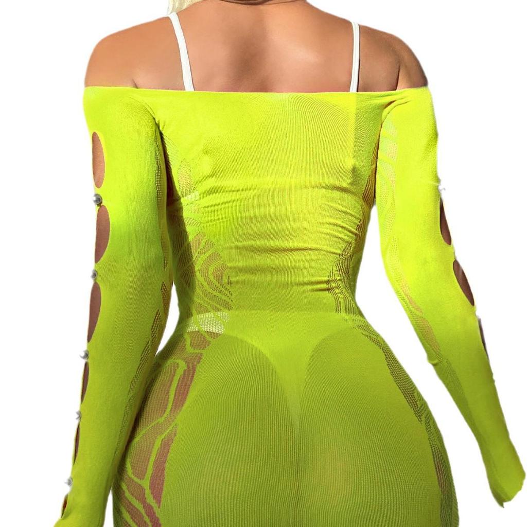 Vestido Danai Bodycon Sexy de Rede Tamanho Plus com Detalhe de Pérolas e Mangas Longas Off-Shoulder