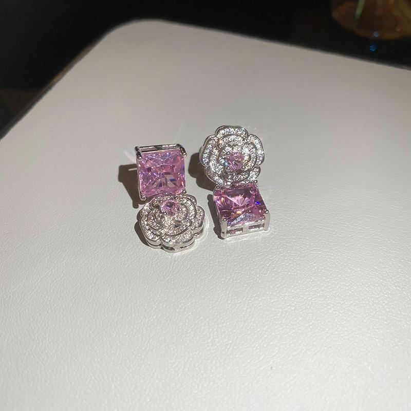 French Court Style Needle Diamond Earrings Necklace Retro Exaggerated Stud Earrings Design Sense Earrings Jewelry Set