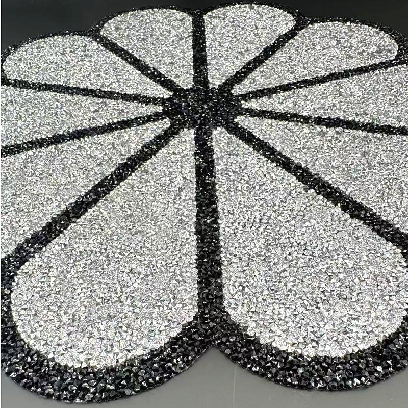 Tappetino da Tavola Fiore di Strass di Lusso - Design Rotondo in Cristallo Europeo e Americano