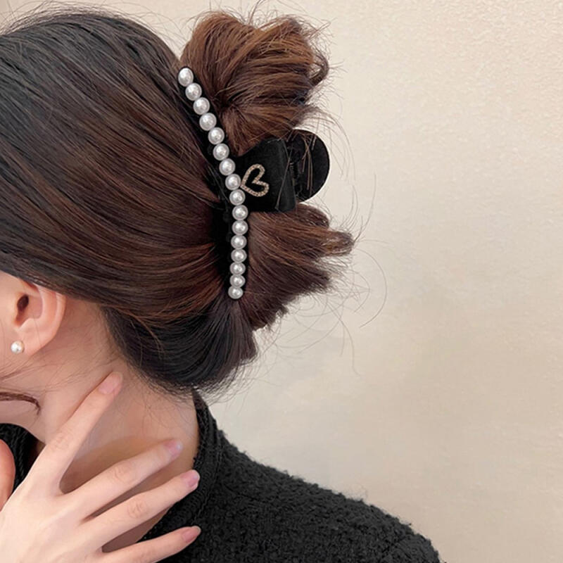 Loosena Pearl Velvet Updo Half-Piece Hair Clip black