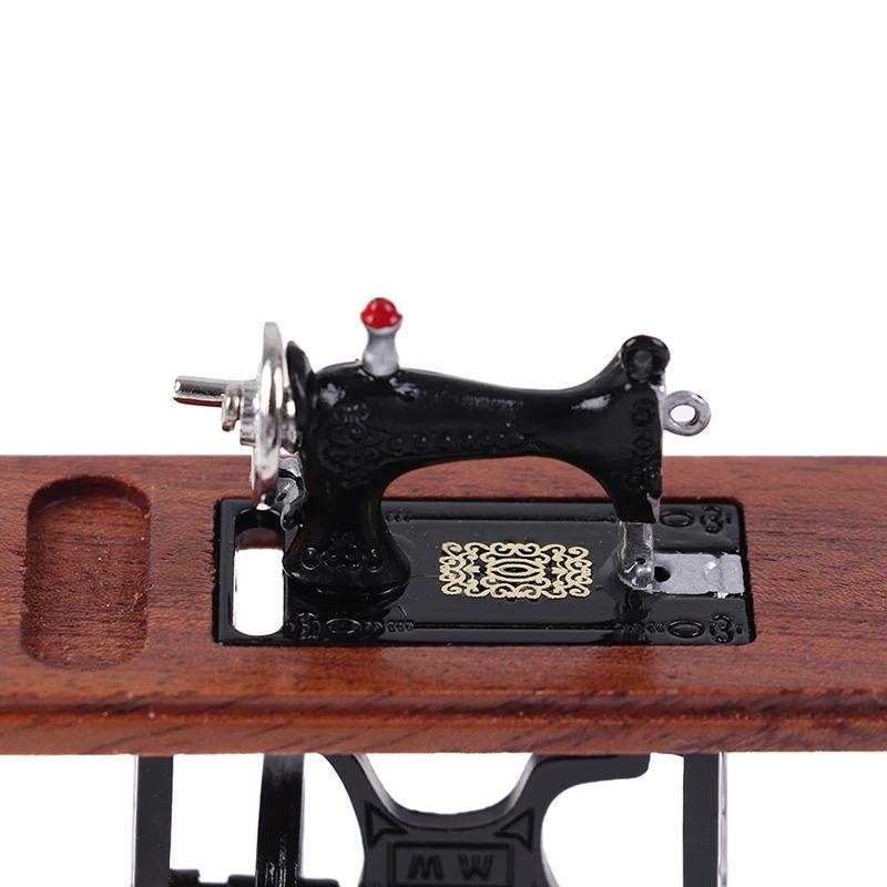 1:12 Dollhouse Miniature Furniture Retro Sewing Machine Tailor Toy Doll House Vintage Decoration Acssories