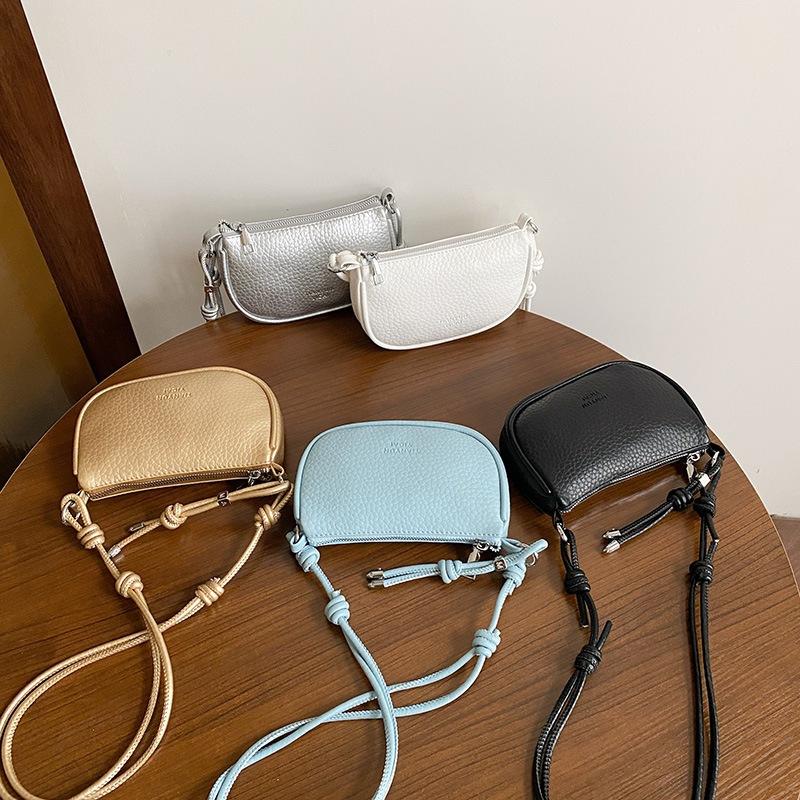 Women Mini Crescent Crossbody Bag Soft PU Leather Shoulder Bag Adjustable Strap Small Underarm Purse Casual Fashion Zipper Handbag