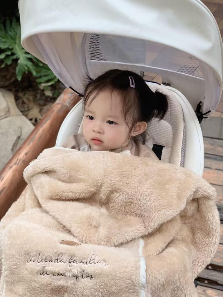 Baby Stroller Outdoor Blanket Autumn Winter Warm Teddy Bear Children's Blanket Multifunctional Windproof Cover Blanket Cloak