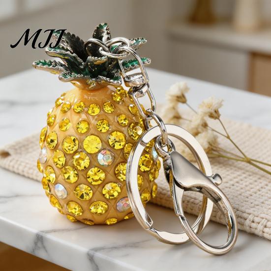 Anti-oxidation Key Pendant Keychain Sparkling Rhinestones Inlaid Three-Dimensional Pineapple Keyring Design Chain Lightweight Car Bag Accessory