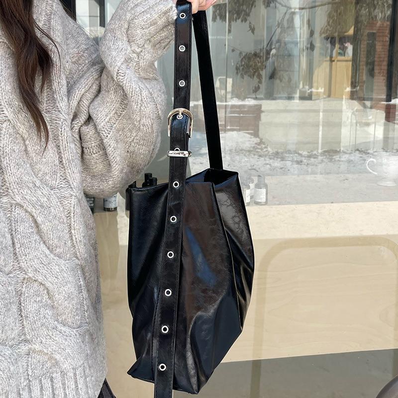 New Black Soft Leather Large Capacity Commuting Casual Tote Bag for Women's Korean Style Fashion One-shoulder Crossbody Bag