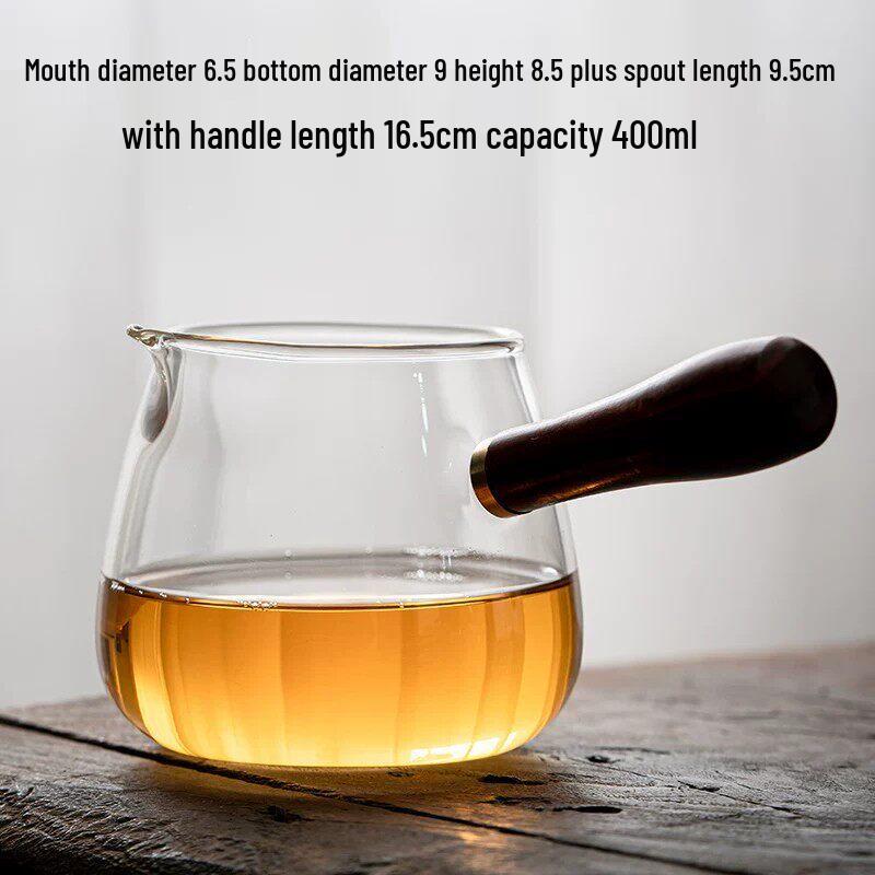 Qiwei Premium Glass Tea Serving Pitcher with Wooden Handle