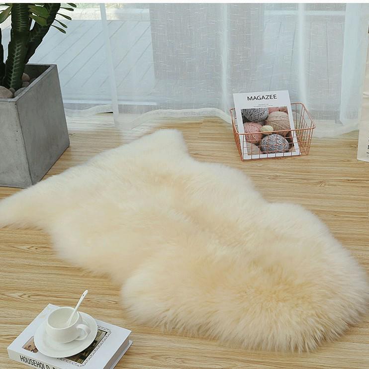 Modern Plush Sheepskin Carpet for Living Room and Sofa Cushion