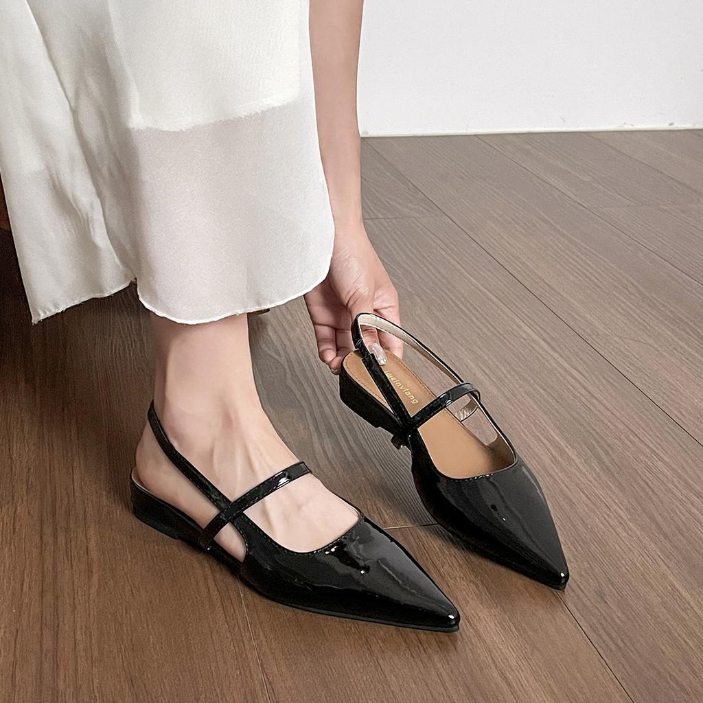 French Beautiful Patent Leather Toe Flat Back Air Sandals Women's 2025 New Fashion and Versatile One-line Shoes with Pointed Toes