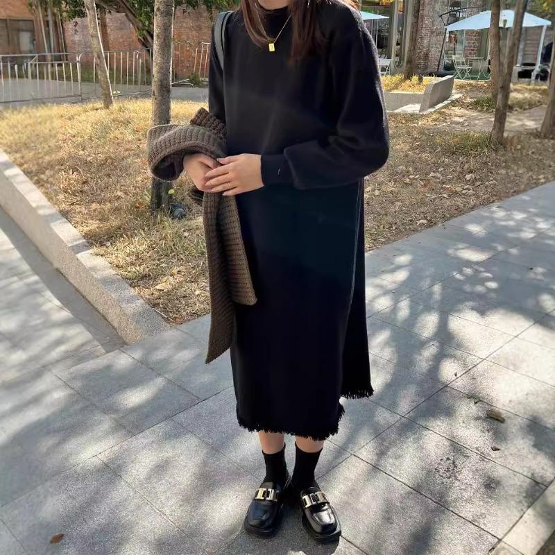 Autumn and Winter New Loose and Thin Knitted Dress Women's Fashion Simple Fringed Sweater Bottoming Dress
