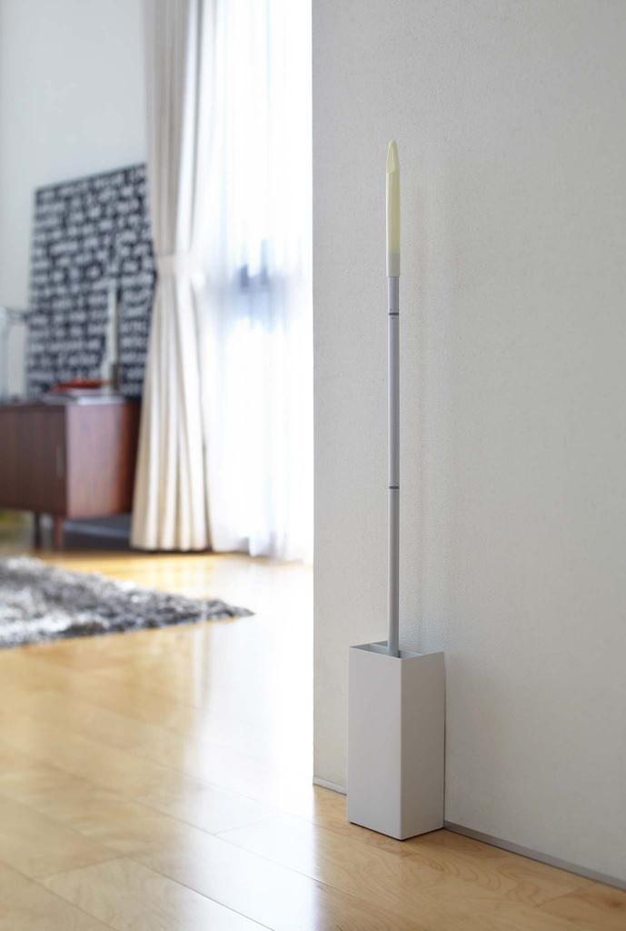 Yamazaki Bodenwischerständer, Weiß, ca.. B11 x T9 x H26cm, Platte, Aufbewahrung von Nachfüllblättern, Schlanke aufrechte Aufbewahrung, 7860