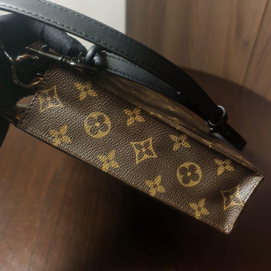 [Pre-Owned] Louis Vuitton Poche Toilette Gm 'Brown Monogram Canvas' - Good #EJCL1V