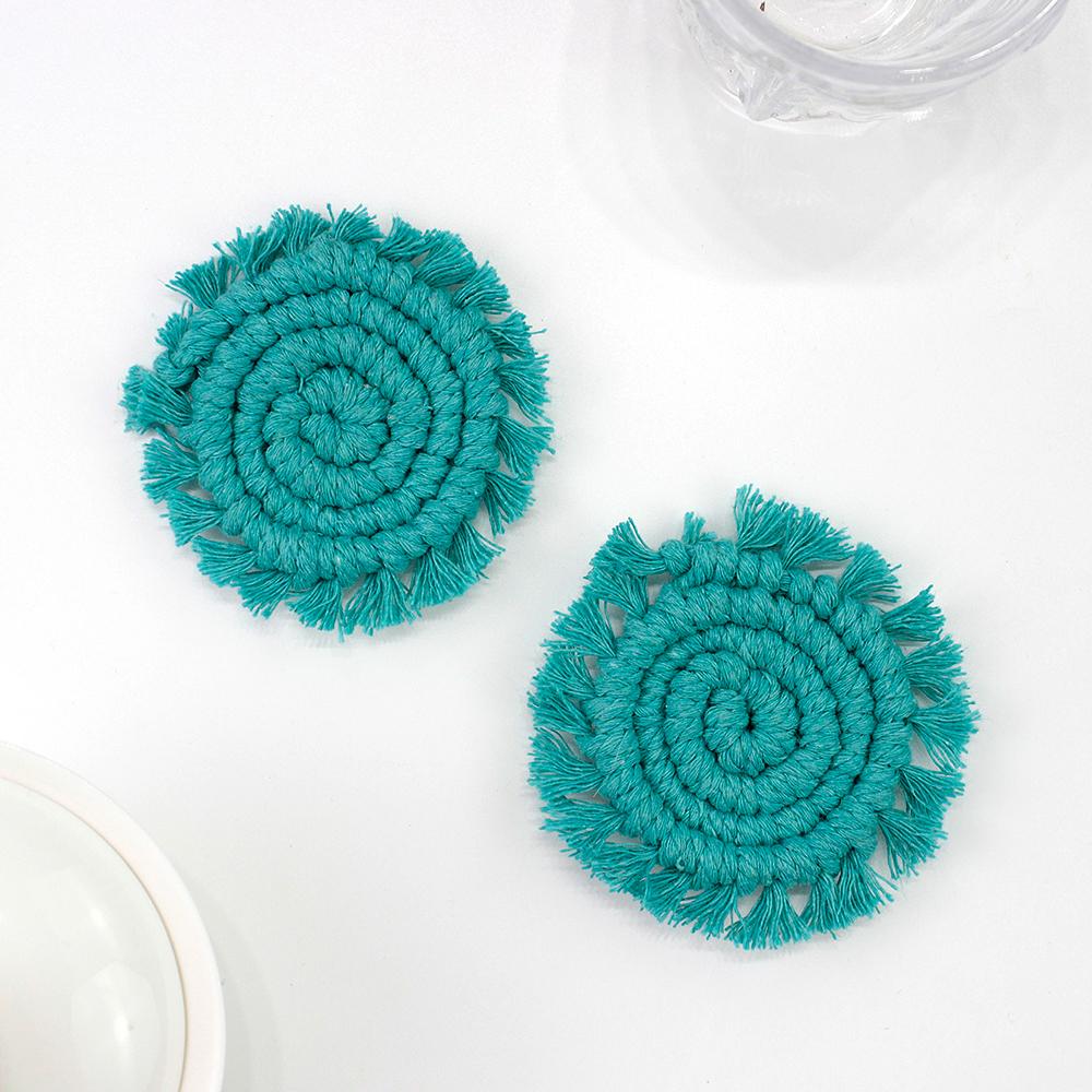 2 Stück Handgewebte Runde Quasten Untersetzer Einfarbige Kreis Muster Hitzebeständige Matten für Tassen Geschirr