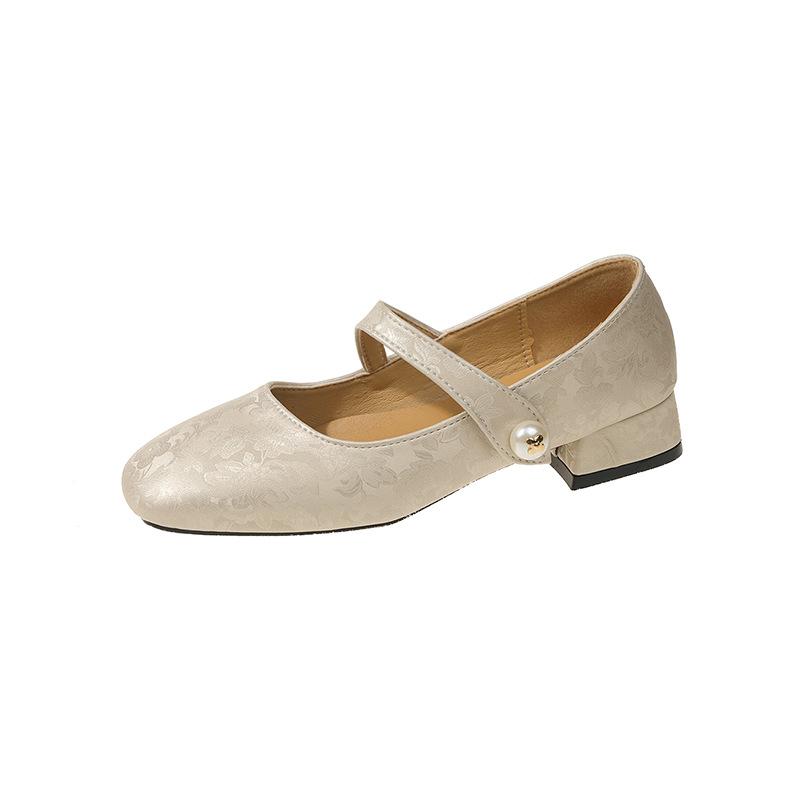 2025 spring and autumn new fashion versatile national style embroidered jacquard single shoes women's pearl French Mary Jane women's shoes