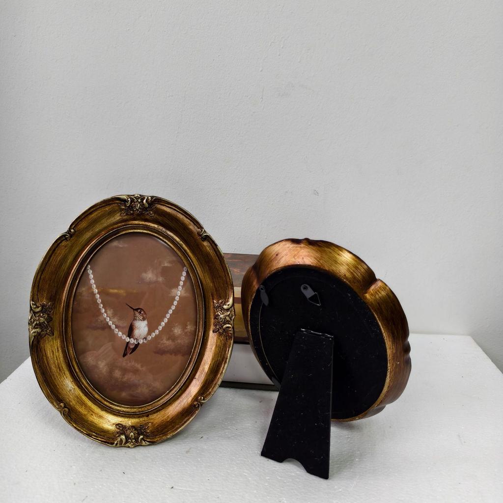 Vintage European Oval Wall Photo Frame: French Living Room or Bedroom Light Luxury Carved Glass Decoration