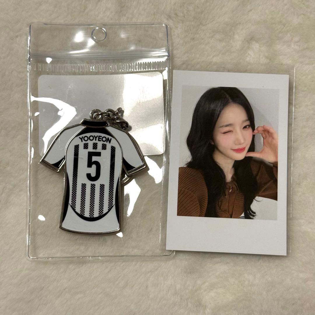 

[USED] tripleS x Over The Pitch Key Ring Yuyoung