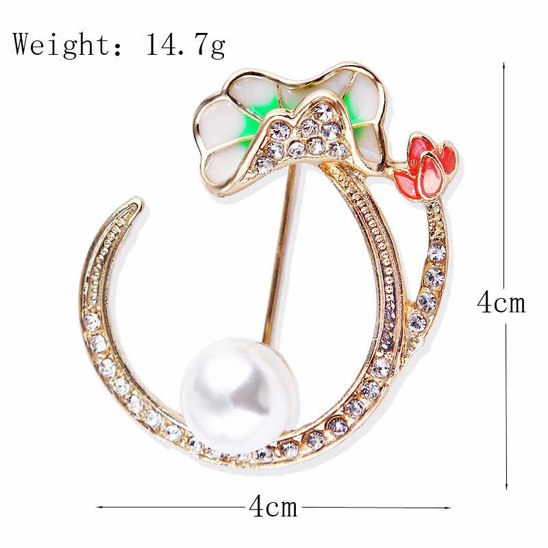 Lotus Pearl Brooch Moon Design Simple Corsage Temperament Fashion Exquisite Hypoallergenic Luxury Enamel Long-lasting Color