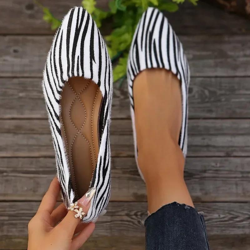 Spring and Autumn Plaid PU Flat Shoes Women, Soft Sole Simple Business Design, Suitable for Commuting Career Work