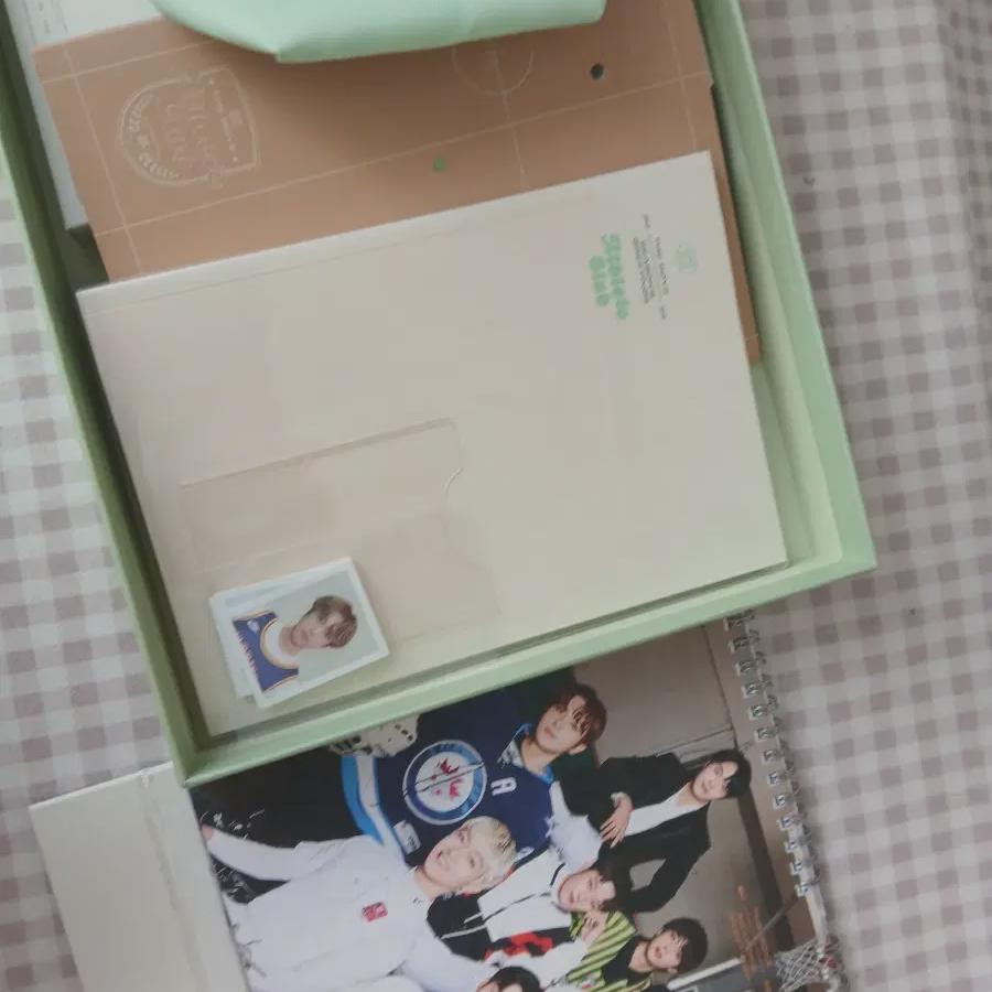  Theboyz 2022 Season's Greetings Season's Greetings Full Set Without Foca