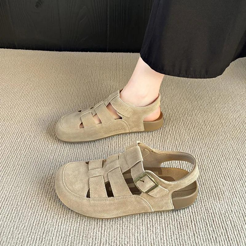 2025 Summer Ladies Fashion retro matte PU hollow closed Toe sandals Soft sole sports sandals buckle cross Platform beach