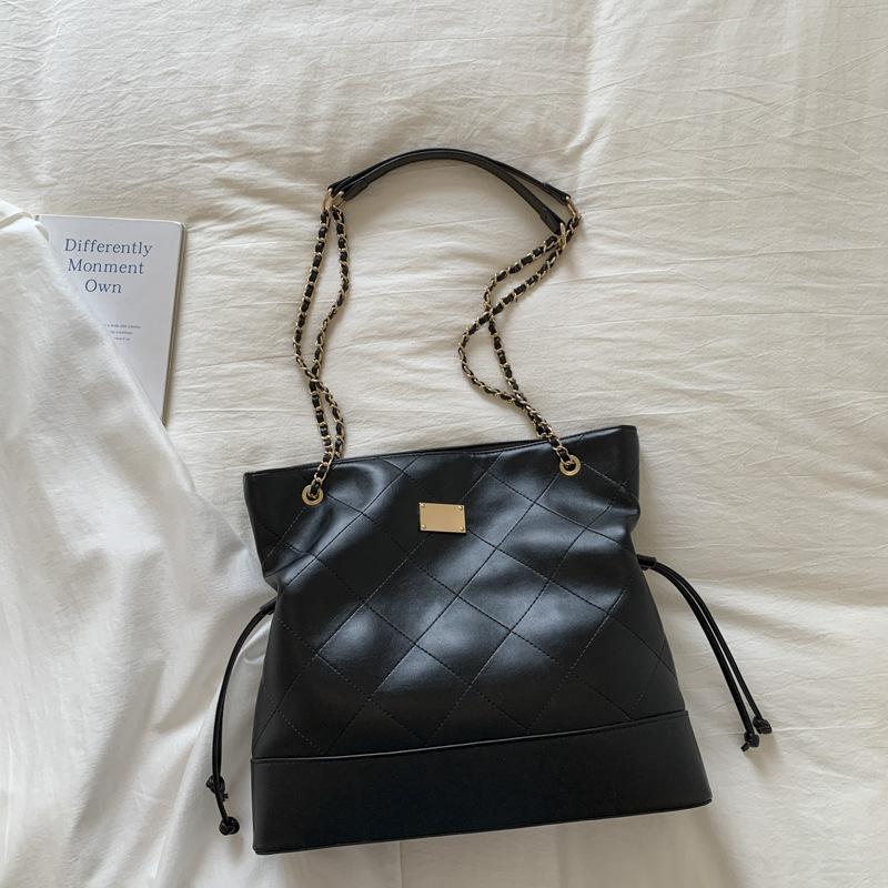 Retro High-value Diamond Chain Bag Women's New Autumn Simple Bucket Bag Large-capacity Shoulder Bag