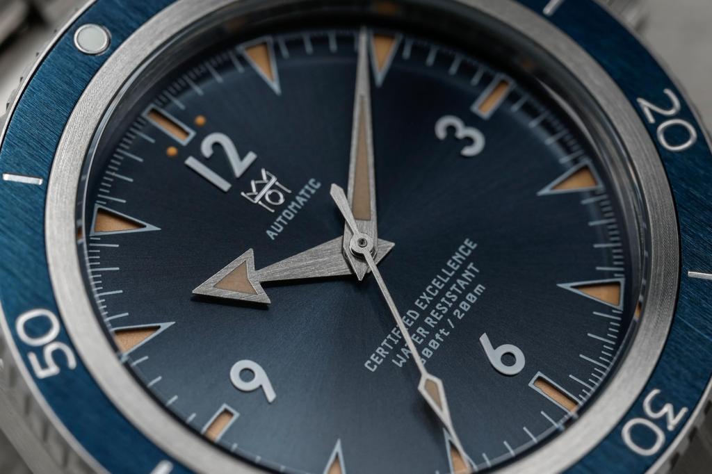 Hyakuichi 20 ATM Waterbestendig Duik Geen Diep Duiken Ontwerp met Oranje Indices [HYAKUICHI 101] MODEL.19 Horloge, Mechanisch, Datum,