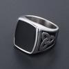 Bague Sceau Viking Punk Vintage pour Hommes Anneau de Doigt Large en Acier Titane Pierre Carrée Géométrique Noire Bijoux Ethniques Cadeau de Fête